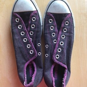 Dark Purple Converse with light stitching size 8.5